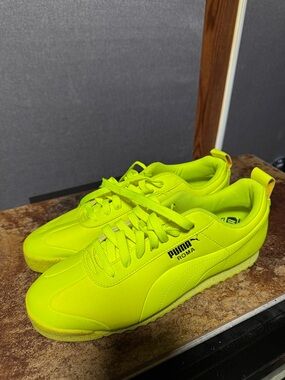 Puma Roma Neon Yellow Low-Top Sneakers